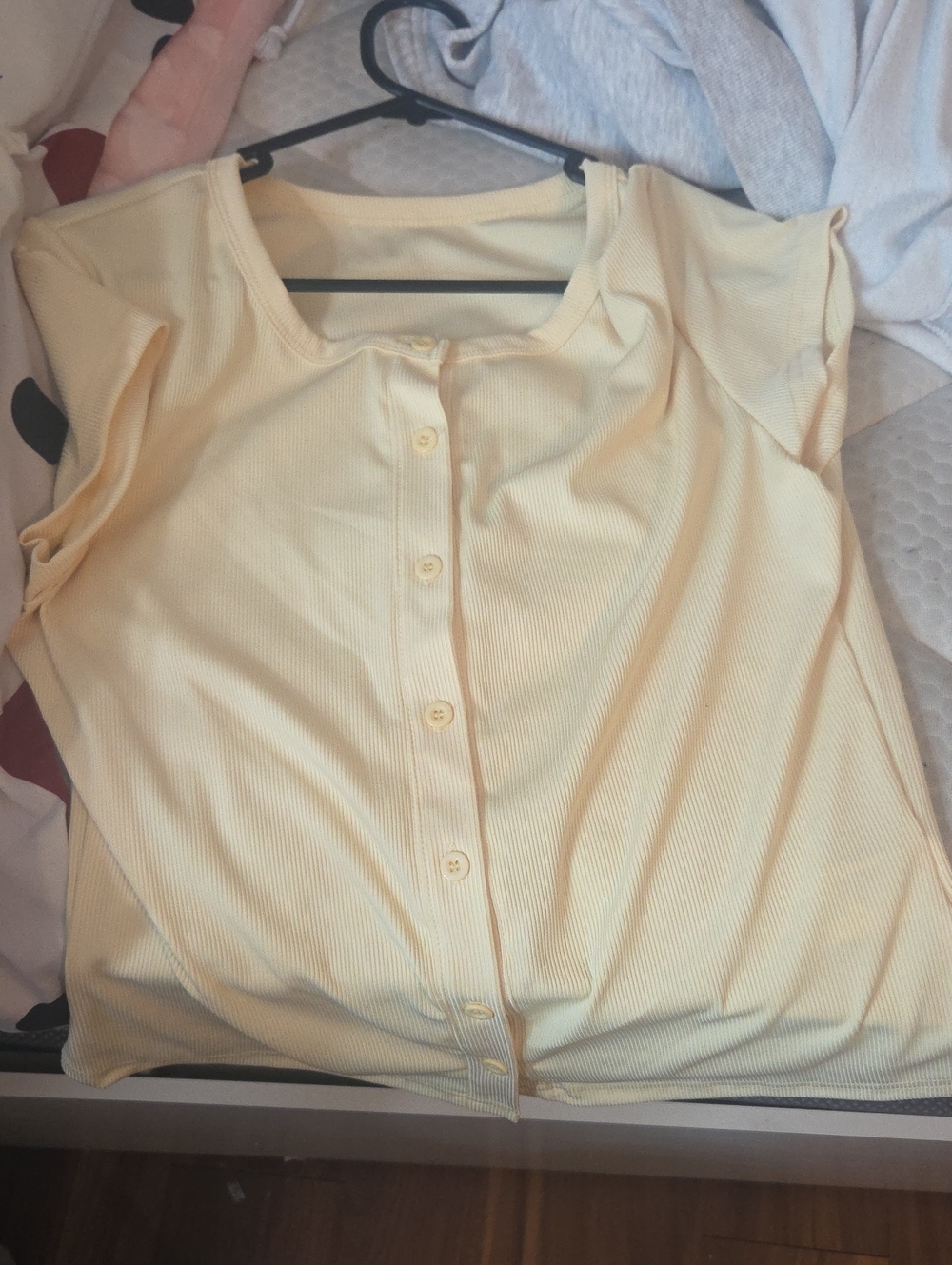 Ribbed Button-Front Tank Top in Yellow